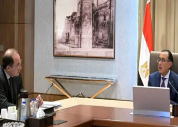 رئيس الوزراء يستعرض مع وزير المالية عدداً من ملفات العمل