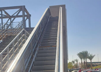 رئيس جهاز 6 أكتوبر يعلن الانتهاء من تركيب سلالم كهربائية ببعض كباري المشاة بطريق الواحات