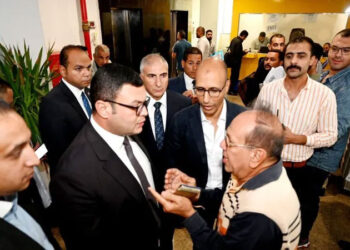 وزير الإسكان يقوم بزيارة مفاجئة لمتابعة سير العمل بجهاز “القاهرة الجديدة”.. والمركز التكنولوجي لخدمة المواطنين