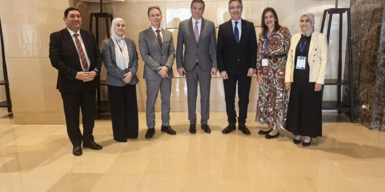 وزير التموين وزير الزراعة واستصلاح الأراضي يجتمعان مع وفد برنامج الأغذية العالمي