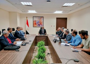 نائب وزير الاسكان  يلتقي بممثلي أحد المصانع المحلية المتخصصة في تصنيع المهمات الكهروميكانيكية  لتنفيذ مشروعات مياه الشرب والصرف الصحي