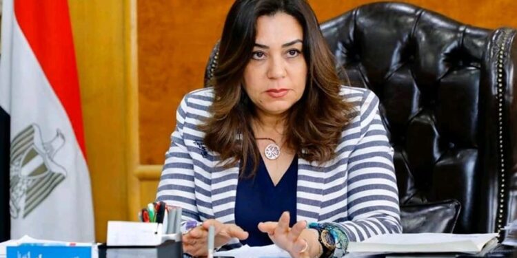 وزيرة التنمية المحلية تتابع مع المحافظات تنفيذ تعريفة الركوب الجديدة لوسائل النقل العام والجماعي وسيارات السرفيس