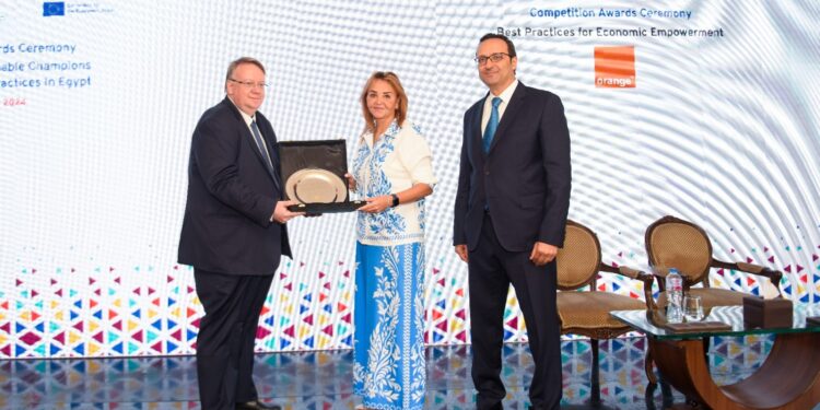 منظمة العمل الدولية تمنح اورنچ مصر جائزة «الأفضل» في ممارسات التمكين الاقتصادي