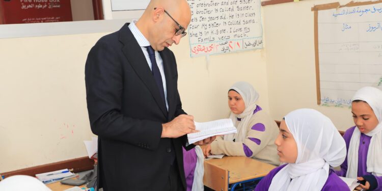 وزير التربية والتعليم يجري جولة تفقدية مفاجئة لعدد من المدارس بمحافظة البحيرة