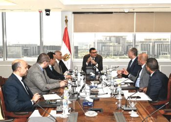 وزير الإسكان يتابع سير العمل بمشروعى “منطقة الأعمال المركزية” بالعاصمة الإدارية.. و”أبراج الداون تاون” بالعلمين الجديدة