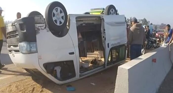 إصابة 15 شخصًا في انقلاب سيارة نقل ببورسعيد