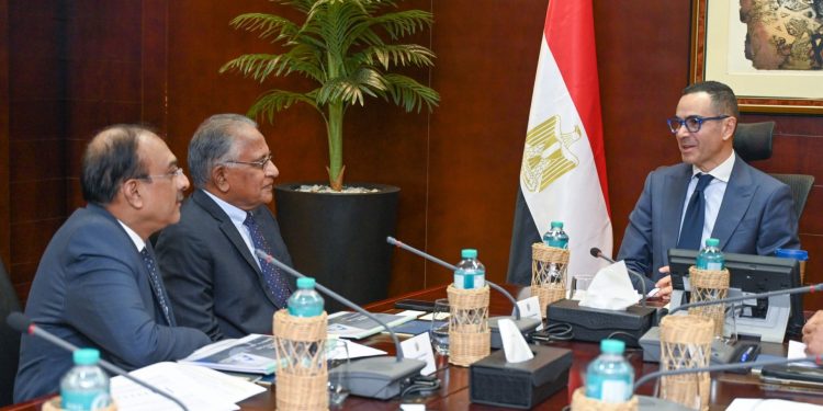 وزير الاستثمار يلتقي وفد شركة تي سي آي سانمار الهندية لإنتاج الكيماويات لاستعراض مشروعاتها الحالية