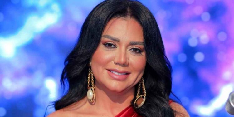 ناقد أزياء يسخر من رانيا يوسف بسبب إطلالتها في حفل السجادة الحمراء.. التفاصيل كاملة