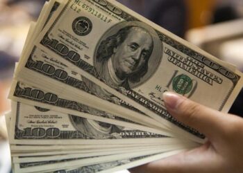 تباين أسعار الدولار أمام الجنيه في البنوك المصرية اليوم 14 نوفمبر 2024