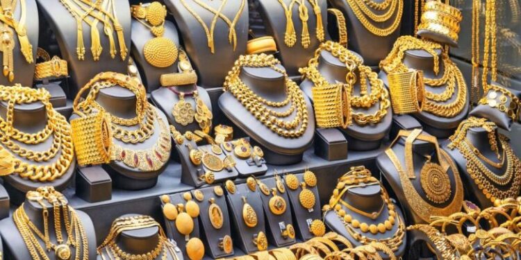 سعر الذهب اليوم  ارتفاع ملحوظ في أسعار الذهب بمصر صباح الثلاثاء 19 نوفمبر 2024