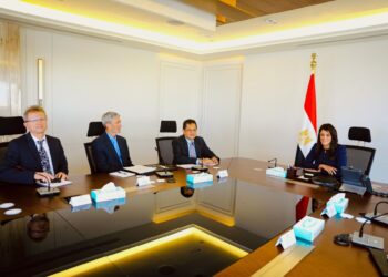 المشاط تستقبل وفد البنك الآسيوي للاستثمار في البنية التحتية (AIIB)