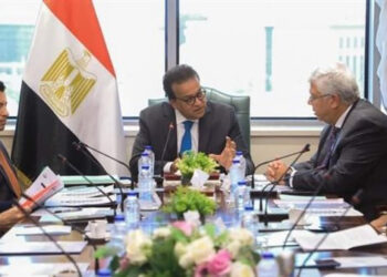 عبدالغفار يترأس مجموعة العمل الوزارية المختصة بدراسة توصيات موضوع “الشباب والذكاء الاصطناعي.. الفرص والتحديات”