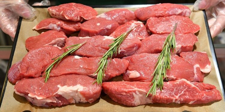 استقرار أسعار اللحوم في الأسواق المصرية اليوم الجمعة 15 نوفمبر 2024