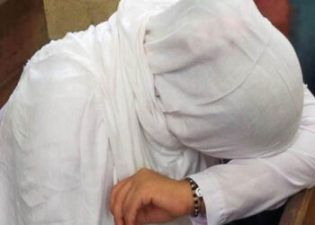 القبض على “بلوجر” شهيرة بتهمة تعاطى المواد المخدرة فى التجمع الأول