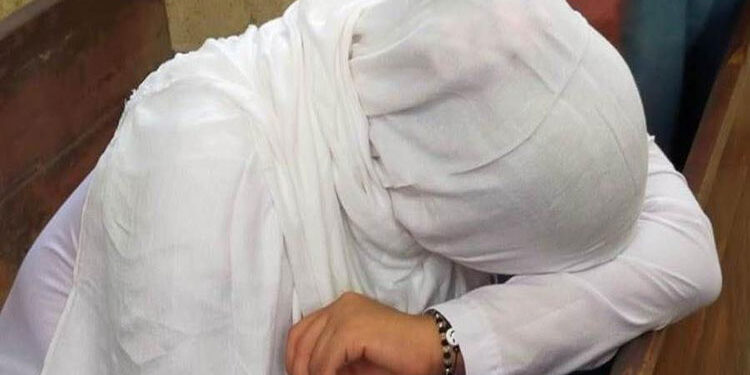 القبض على “بلوجر” شهيرة بتهمة تعاطى المواد المخدرة فى التجمع الأول