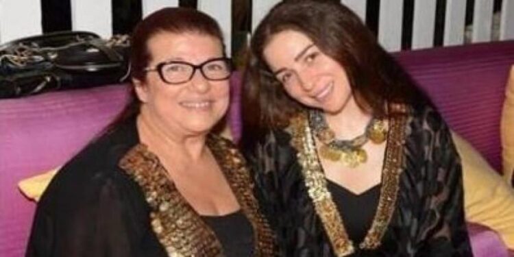 وفاة والدة مي عز الدين بعد صراع طويل مع المرض.. تفاصيل