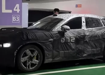 سيارة كهربائية SUV