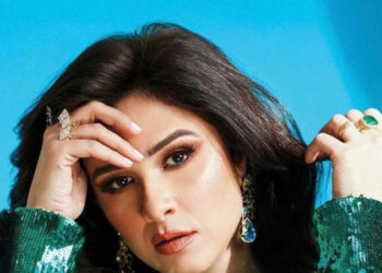 ياسمين عبد العزيز تثير الجدل برسالة غامضة