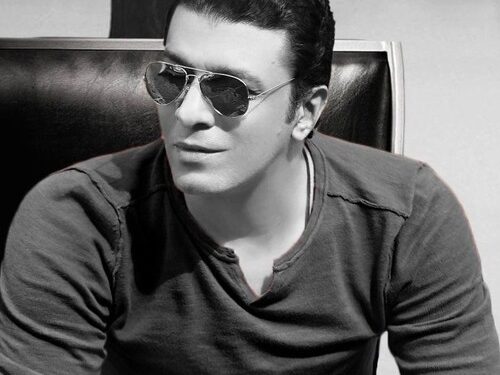 مصطفى كامل يطمئن جمهوره على حالته الصحية ويعلن تعيينه عضوًا بمجلس المعهد العالي للموسيقى العربية