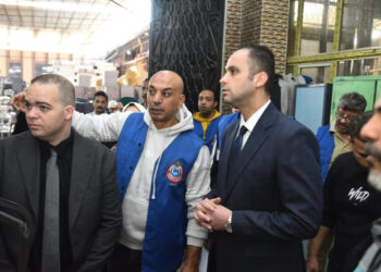 نائب وزير الصحة يتفقد مقر إدارة التموين الطبي بالقاهرة ويوصي بسرعة الانتهاء من تفعيل النظام الإلكتروني
