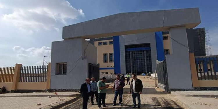 وزير الإسكان: تنفيذ نسبة 84% من مستشفى بسعة 189 سريراً بمدينة العبور