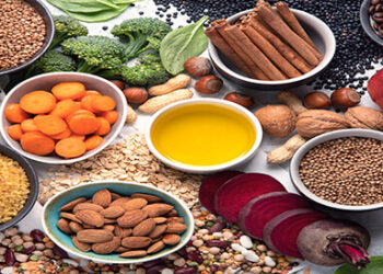 أطعمة أساسية للحفاظ على صحة الكبد وطرد السموم