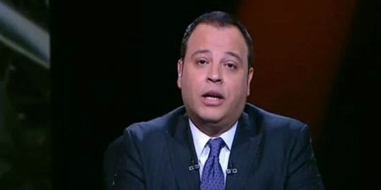 نقل والد الفنان تامر عبد المنعم للمستشفى بعد تعرضه للسقوط بمنزله