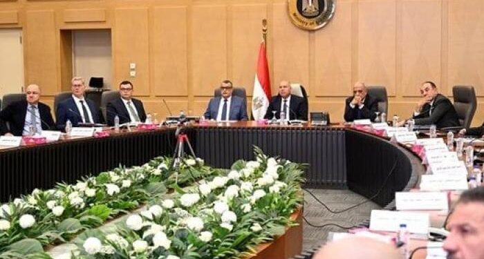 قروض ميسرة بفائدة 15% للمصانع المتعثرة والمغلقة لتحفيز الإنتاج الصناعي في مصر