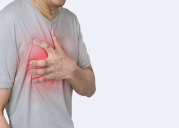 الهمدان والصداع بعد الأكل.. هل له علاقة بالذبحة الصدرية؟ 