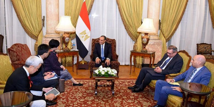 وزير الخارجية والهجرة يلتقي مع محافظة طوكيو