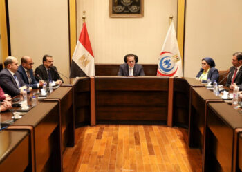 وزير الصحة يُكرم الفريق الطبي بمستشفى العلمين لإنقاذ حياة مريض سقط على أسياخ حديدة