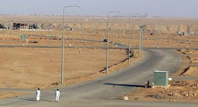 وزير الإسكان: 10 نوفمبر بدء تسليم قطع أراضي الإسكان المتوسط بمدينة غرب قنا