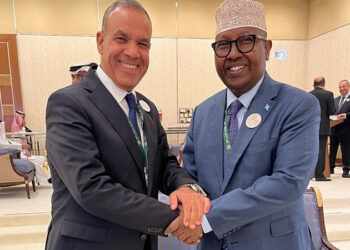 وزير الخارجية والهجرة يلتقي نظيره الصومالي في الرياض