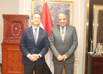 وزير الكهرباء يستقبل سفير فرنسا بالقاهرة لبحث سبل دعم وتعزيز فرص التعاون والشراكة وجذب الاستثمارات