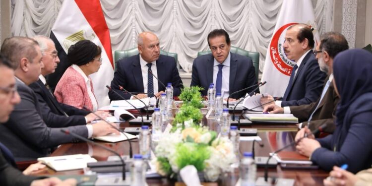 وزيرة التضامن تتفقد مستشفى حروق أهل مصر لعلاج المصابين بالمجان بالقاهرة الجديدة