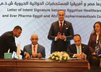 رئيس هيئة الرعاية الصحية يشهد توقيع اتفاقيتي تعاون مع شركتي فايزر وإيفر فارما لتعزيز خدمات الرعاية الصحية