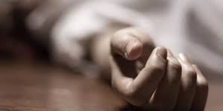 مصرع عامل سقط عليه سقف خشبي في الجيزة