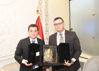 وزير الإسكان يلتقى نائب وزير الإسكان الروسى والوفد المرافق له لبحث سبل التعاون المشترك بين البلدين