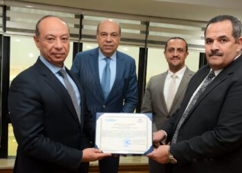 منح مطاري العلمين وسوهاج شهادة ترخيص واعتمادهم كمطارات دولية