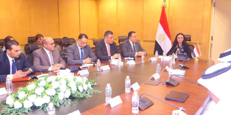 وزيرة التضامن الاجتماعي تستقبل سفير دولة قطر بالقاهرة ووفد من هيئة تنظيم الأعمال الخيرية