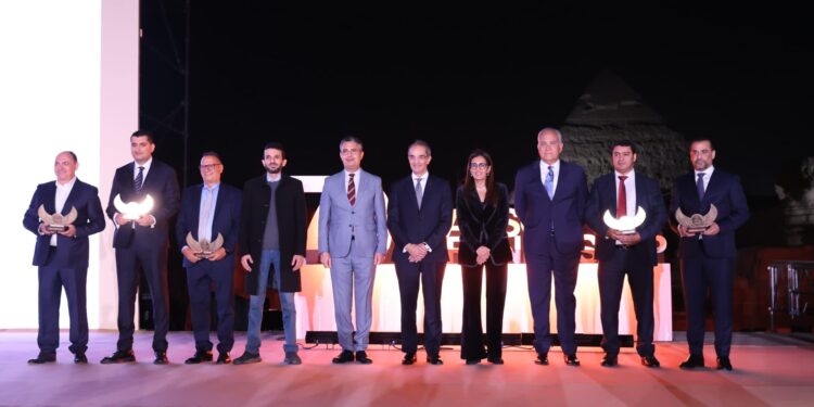 وزير الاتصالات: القدرات البشرية والخبرات بقطاع الاتصالات محرك أساسى لاستمراره متصدرًا النمو بين قطاعات الدولة