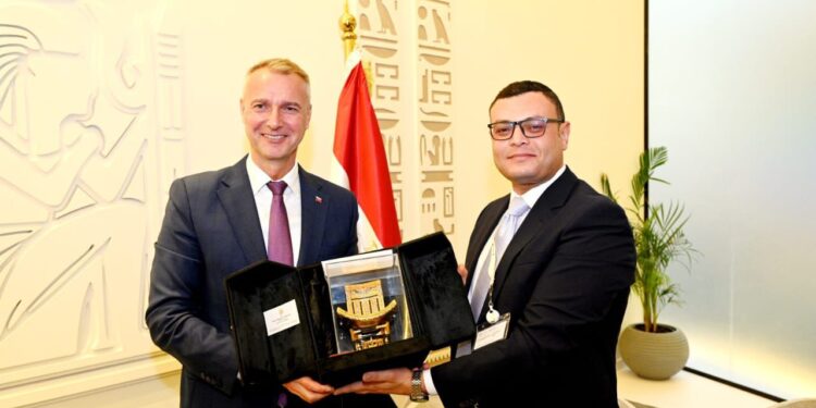 وزير الاستثمار السلوفاكى يبدى إعجابه بالنهضة العمرانية التى تشهدها الدولة المصرية