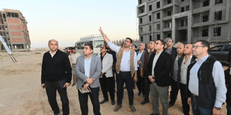 وزير الإسكان يختتم جولته بإقليم الساحل الشمالى الغربى.. ويتفقد مشروعات مدينة العلمين الجديدة
