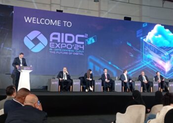 مؤتمر AIDC يستعرض مصادر الطاقة المستدامة لتشغيل مراكز البيانات