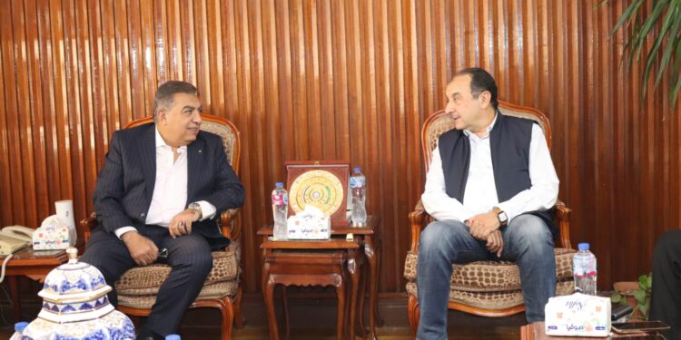 وزير قطاع الأعمال يستهل زيارته لشركة الدلتا للأسمدة بطلخا بلقاء محافظ الدقهلية ونواب البرلمان