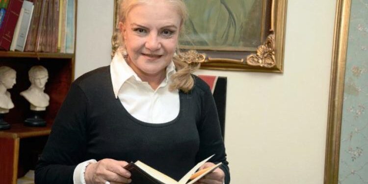 وفاة الإعلامية جيلان حمزة شقيقة كاريمان حمزة