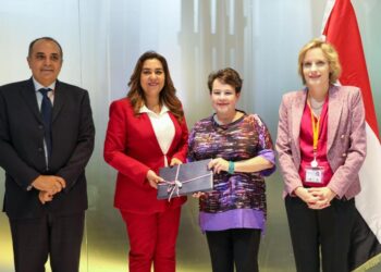 وزيرة التنمية المحلية تبحث مع وفد اتحاد البلديات الهولندية مجالات التعاون المشترك