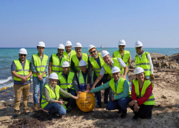 المصرية للاتصالات تعلن نجاح إنزال نظام الكابل البحري “Africa-1” في مصر