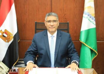 وزير الإسكان يستقبل محافظ الجيزة لاستعراض موقف عدد من الملفات المشتركة بين الجانبين