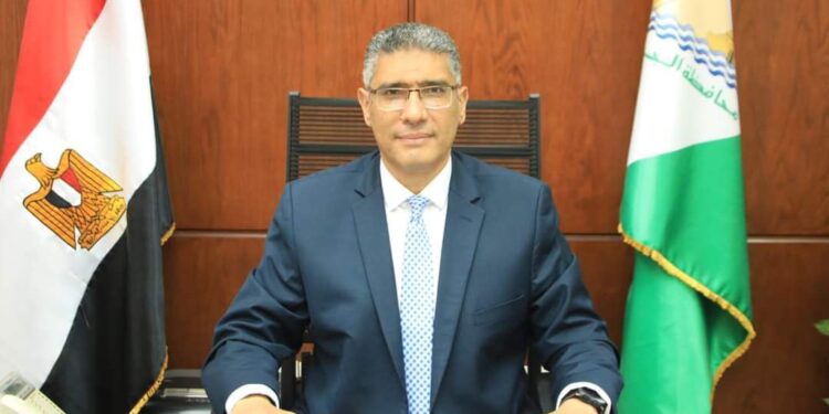 وزير الإسكان يستقبل محافظ الجيزة لاستعراض موقف عدد من الملفات المشتركة بين الجانبين